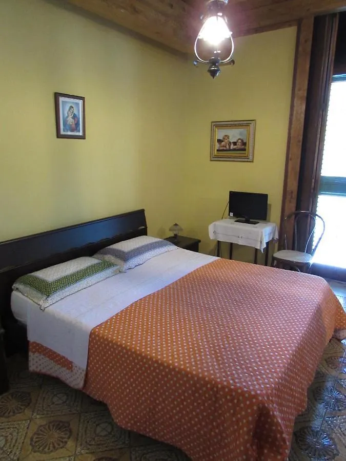 Bed and Breakfast Antico Palazzo Giardini-Naxos