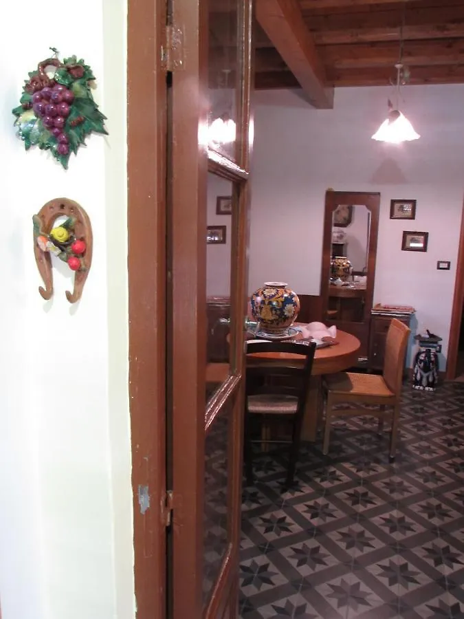 Bed and Breakfast Antico Palazzo Giardini-Naxos 3*,