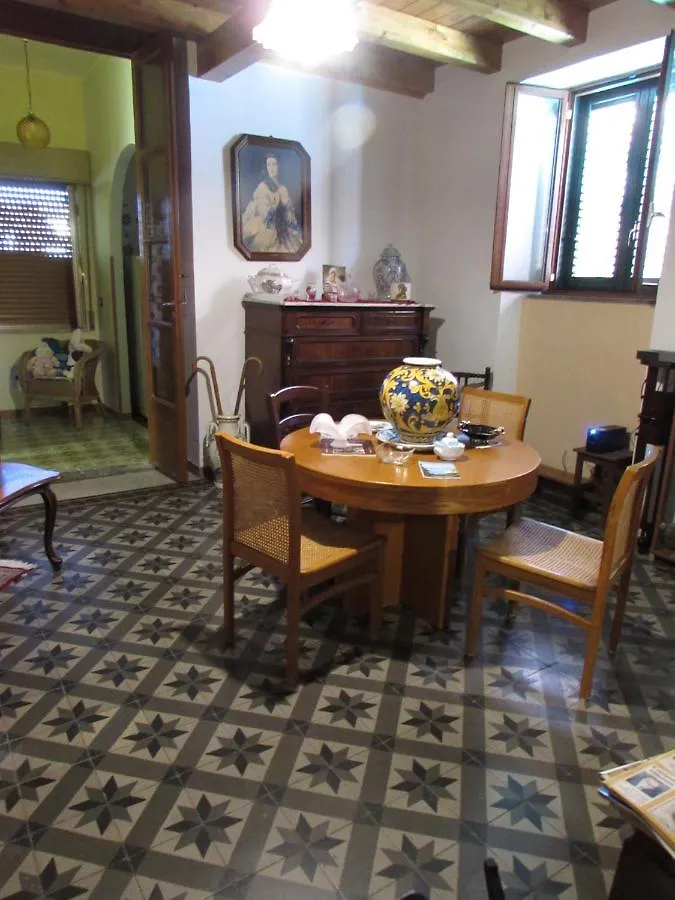Nocleg ze śniadaniem Bed and Breakfast Antico Palazzo Giardini-Naxos
